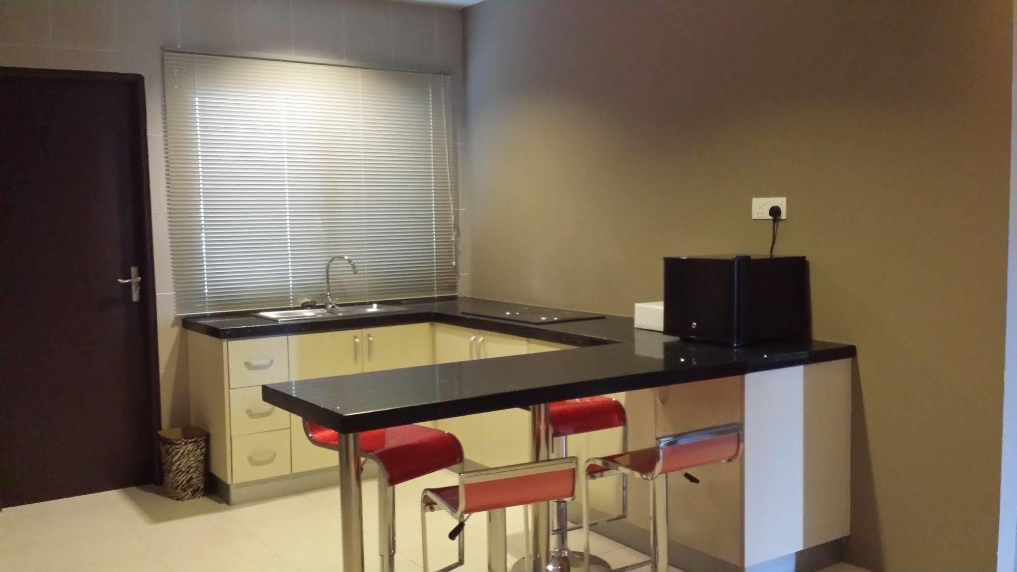 Tribeca Suites Kuching Dış mekan fotoğraf